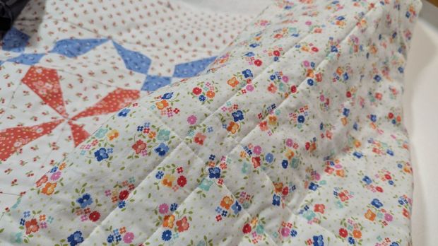 King David’s Crown quilt pattern in Cali & Co. fabric, made by That Crafty Cara (Cara Brooke) for Fat Quarter Shop