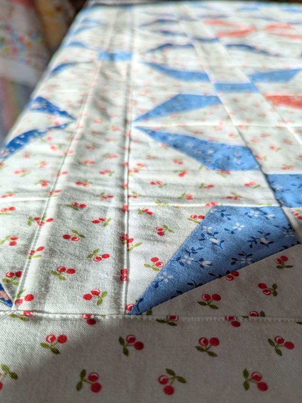King David’s Crown quilt pattern in Cali & Co. fabric, made by That Crafty Cara (Cara Brooke) for Fat Quarter Shop